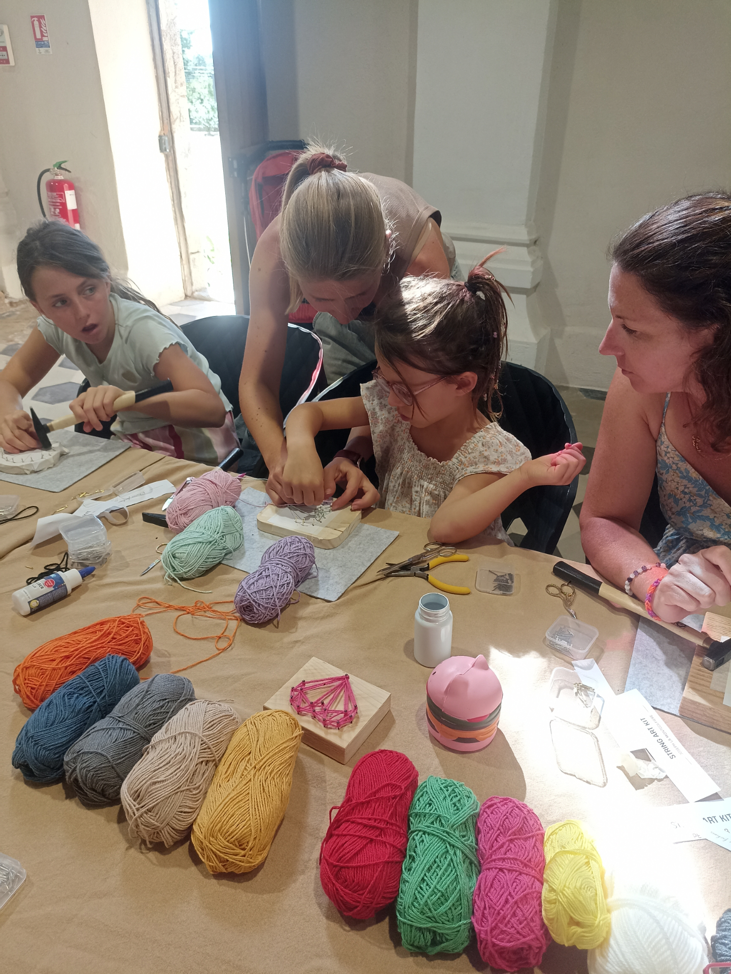 Création en fil tendu et bois lors de l'atelier String Art